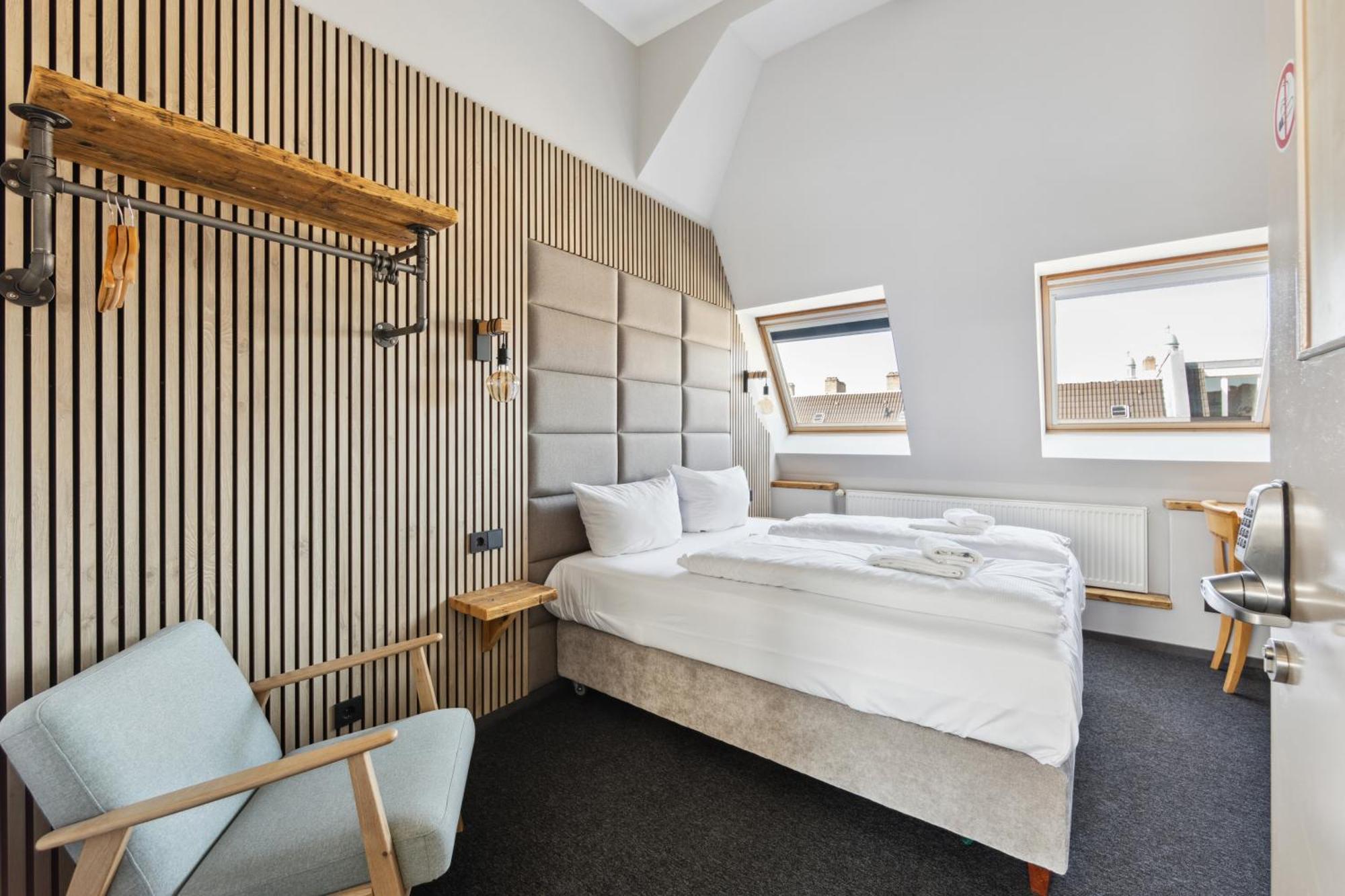Double Room,1665395564:JPEG