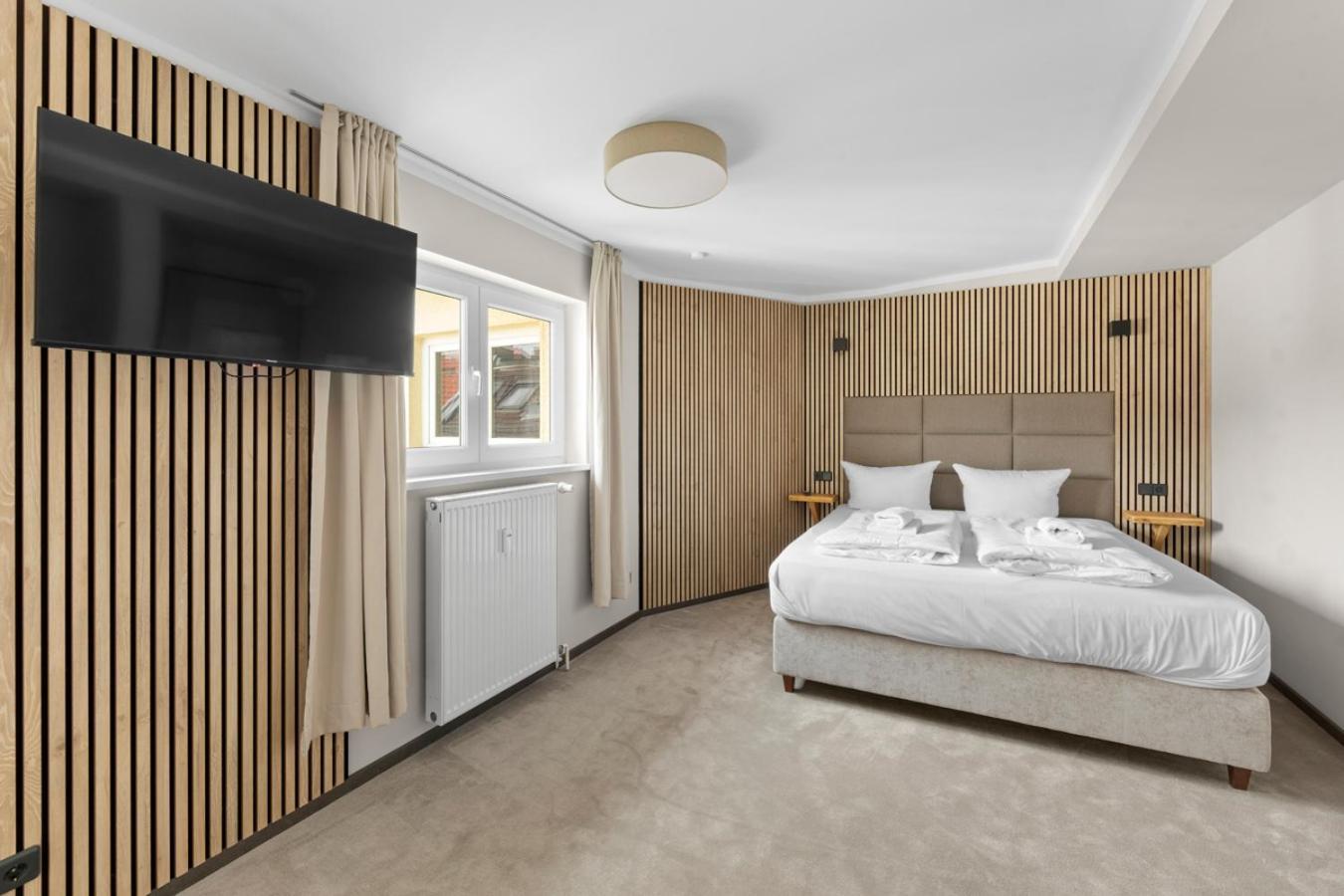 King Room,1673650086:JPEG